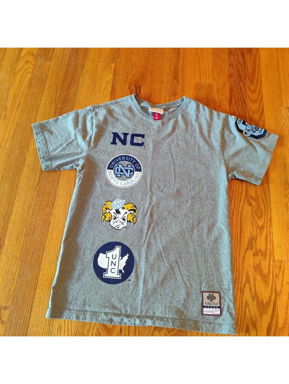 Mitchell & Ness North Carolina Tar Heels UNC T-Shirt Gray Men's Size Small